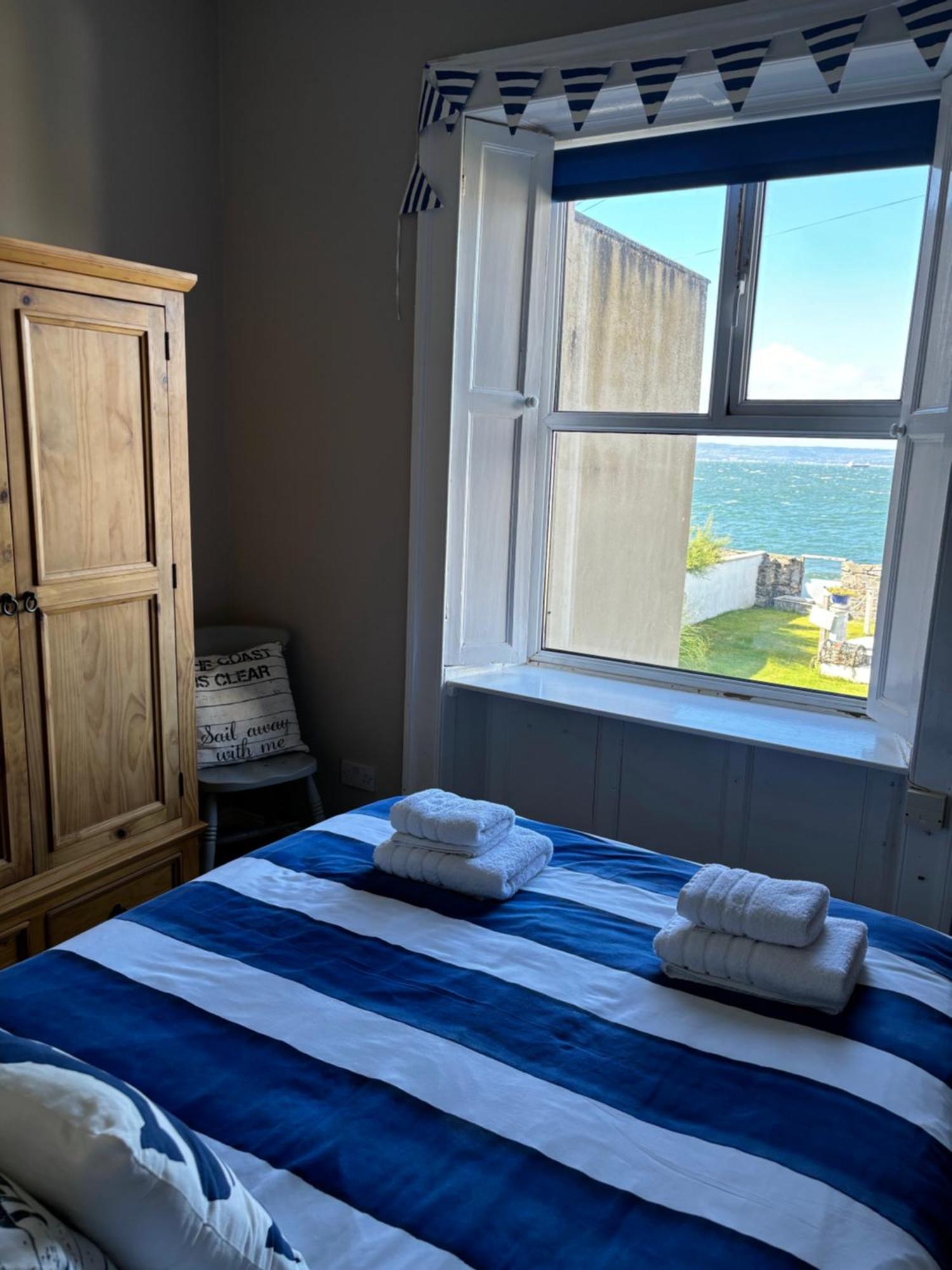 Splash Cottage Beach House With Sea Lapping Garden Бангор Экстерьер фото